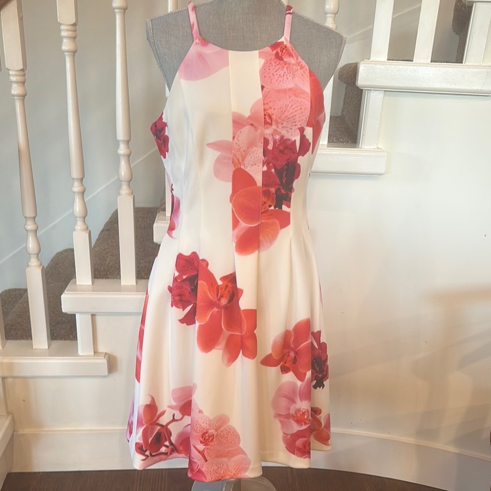 Calvin Klein floral
Dress